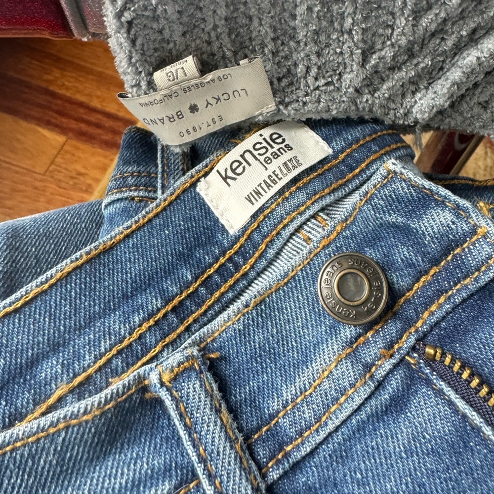 Kenzie Vintage Luxe High Rise Flare Jean size 4/27